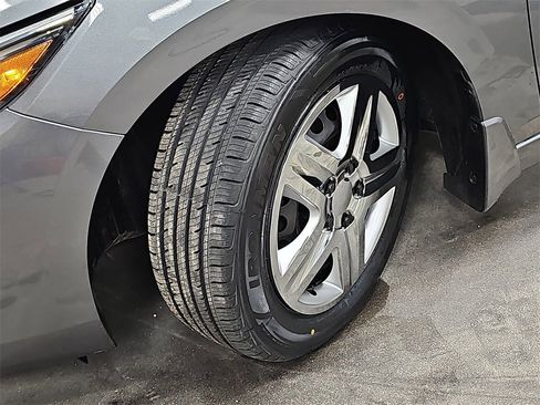 Used 2020 Nissan Sentra S image 32