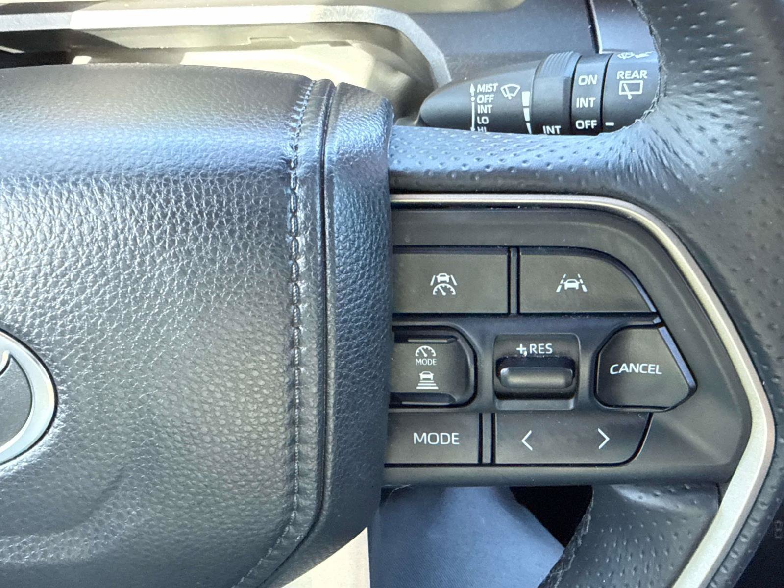 Used 2025 Toyota 4Runner TRD Off-Road Premium AWD/4WD image 26