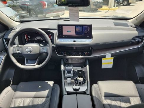 New 2026 Nissan Rogue Platinum AWD/4WD image 13