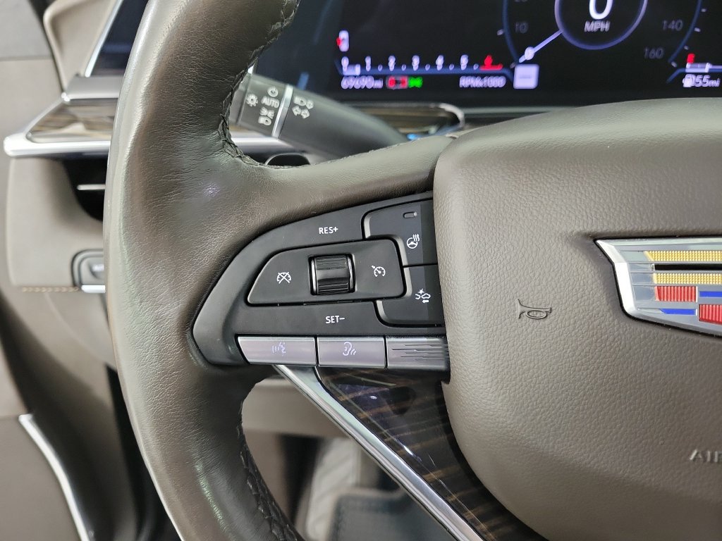 Used 2022 Cadillac Escalade Premium Luxury AWD/4WD image 24