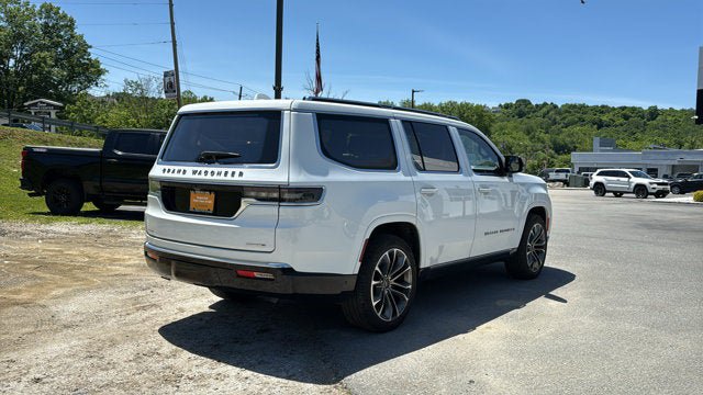 Used 2023 Jeep Grand Wagoneer Series III AWD/4WD image 6