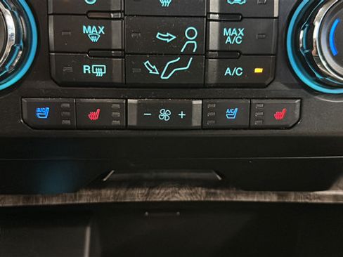 Used 2018 Ford F250 Lariat w/ Chrome Package AWD/4WD image 31