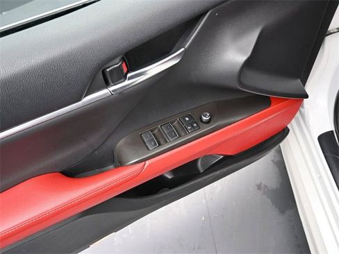 Used 2022 Toyota Camry XSE image 21
