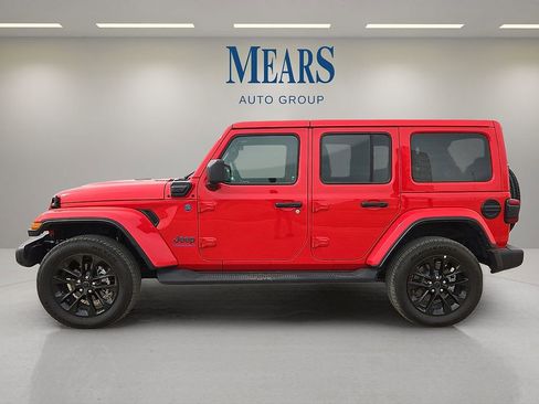 Used 2025 Jeep Wrangler Sahara 4xe image 2