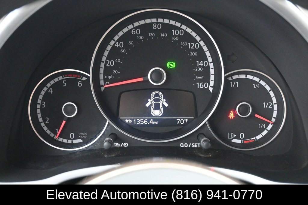 Used 2015 Volkswagen Beetle TDI FWD image 19