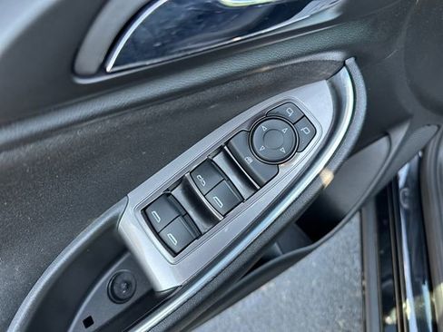 Used 2022 Chevrolet Malibu LT FWD image 19