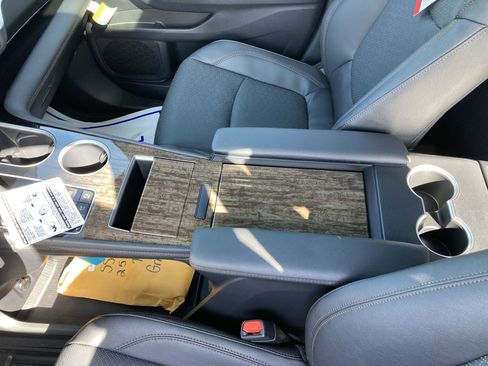 Certified 2025 Toyota Sienna Platinum image 24