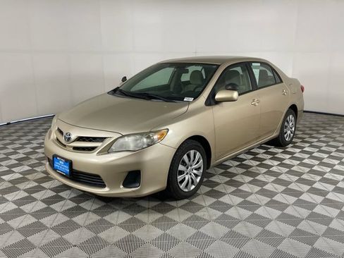 Used 2012 Toyota Corolla LE FWD image 1