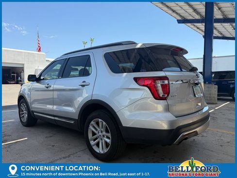 Used 2017 Ford Explorer XLT FWD image 3