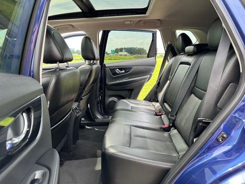 Used 2018 Nissan Rogue SL w/ Premium Package AWD/4WD image 13