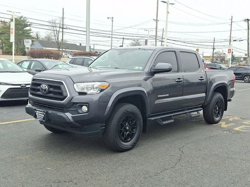 Used 2020 Toyota Tacoma SR5 image 3