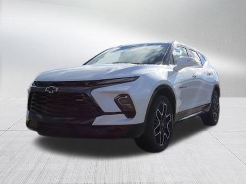 Used 2024 Chevrolet Blazer RS w/ Driver Confidence II Package image 7