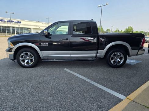 Used 2018 RAM 1500 Laramie w/ Convenience Group AWD/4WD image 31