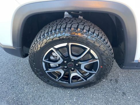 New 2026 Jeep Compass Trailhawk w/ Sun, Sound & Navigation Group image 9