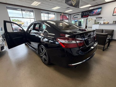 Used 2016 Honda Accord Sport image 24