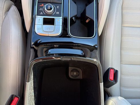 Used 2025 Kia Telluride SX Prestige image 33