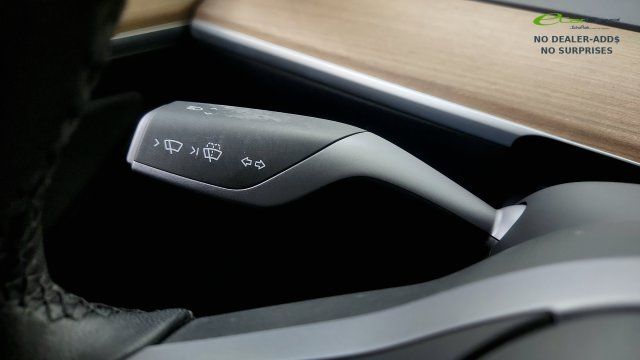Used 2025 Tesla Model Y Long Range RWD image 59