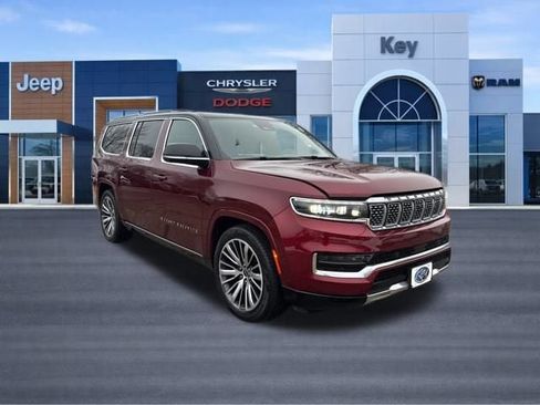 Used 2024 Jeep Grand Wagoneer L Series III AWD/4WD image 8