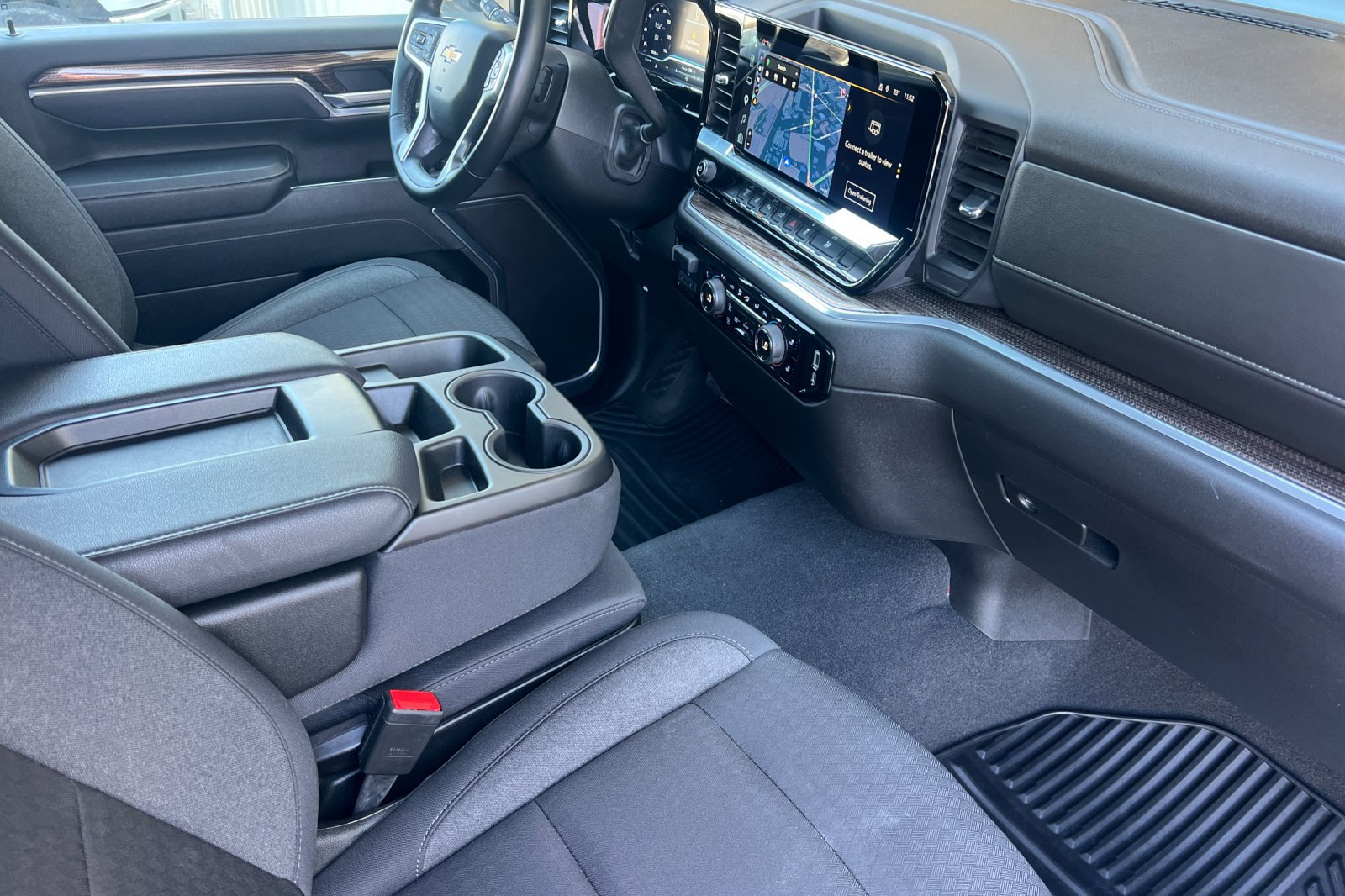 Used 2025 Chevrolet Silverado 3500 LT w/ Safety Package AWD/4WD image 16