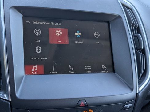 Used 2019 Ford Edge Titanium w/ Cold Weather Package image 8