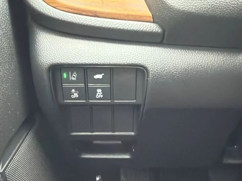 Used 2018 Honda CR-V Touring image 15