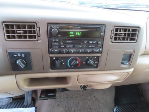 Used 1999 Ford F250 Lariat image 41