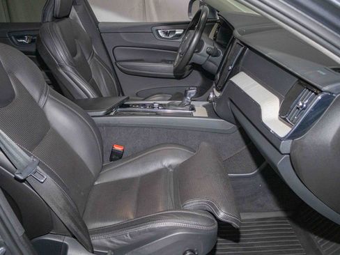 Used 2021 Volvo XC60 T5 Inscription w/ Protection Package Premier image 16