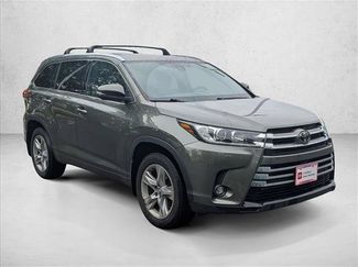 Used 2019 Toyota Highlander Limited AWD/4WD video 3