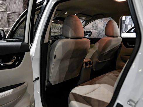 Used 2019 Nissan Rogue Sport SV w/ Technology Package FWD image 30