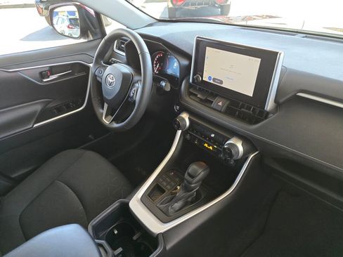 Used 2024 Toyota RAV4 XLE w/ Convenience Package image 10