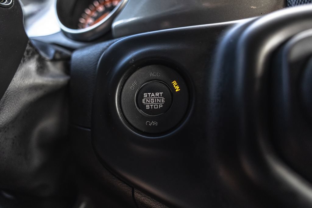Used 2023 Jeep Wrangler Unlimited Sahara AWD/4WD image 16