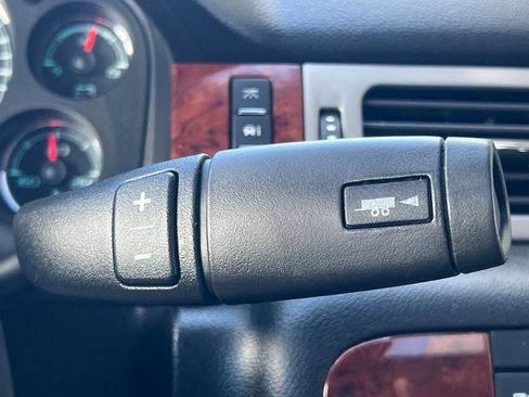 Used 2013 Chevrolet Tahoe LT RWD image 21