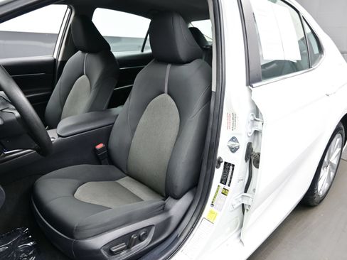 Used 2024 Toyota Camry LE FWD image 11