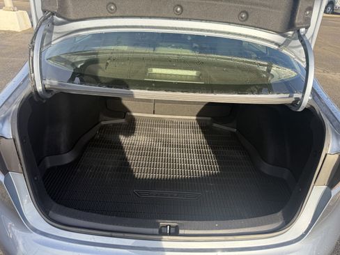 Used 2022 Toyota Corolla LE image 9