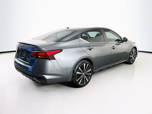 Used 2021 Nissan Altima 2.5 SR FWD image 9