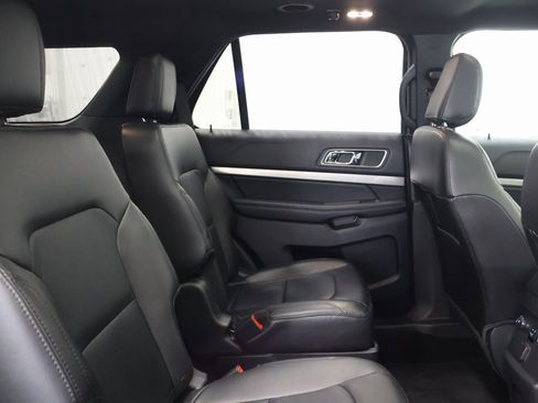 Used 2018 Ford Explorer XLT w/ Equipment Group 202A image 24