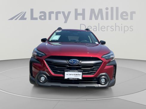 Certified 2025 Subaru Outback Premium w/ Popular Package #1A AWD/4WD image 8