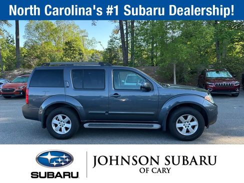 Used 2011 Nissan Pathfinder SV AWD/4WD image 3