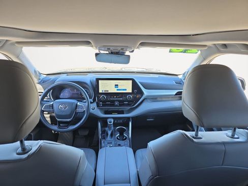Used 2023 Toyota Highlander Platinum AWD/4WD image 15
