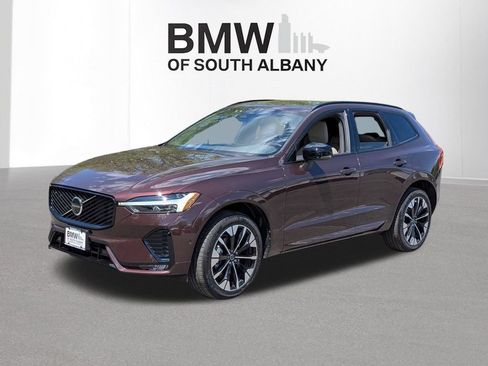 Used 2026 Volvo XC60 B5 Plus w/ Climate Package AWD/4WD image 3