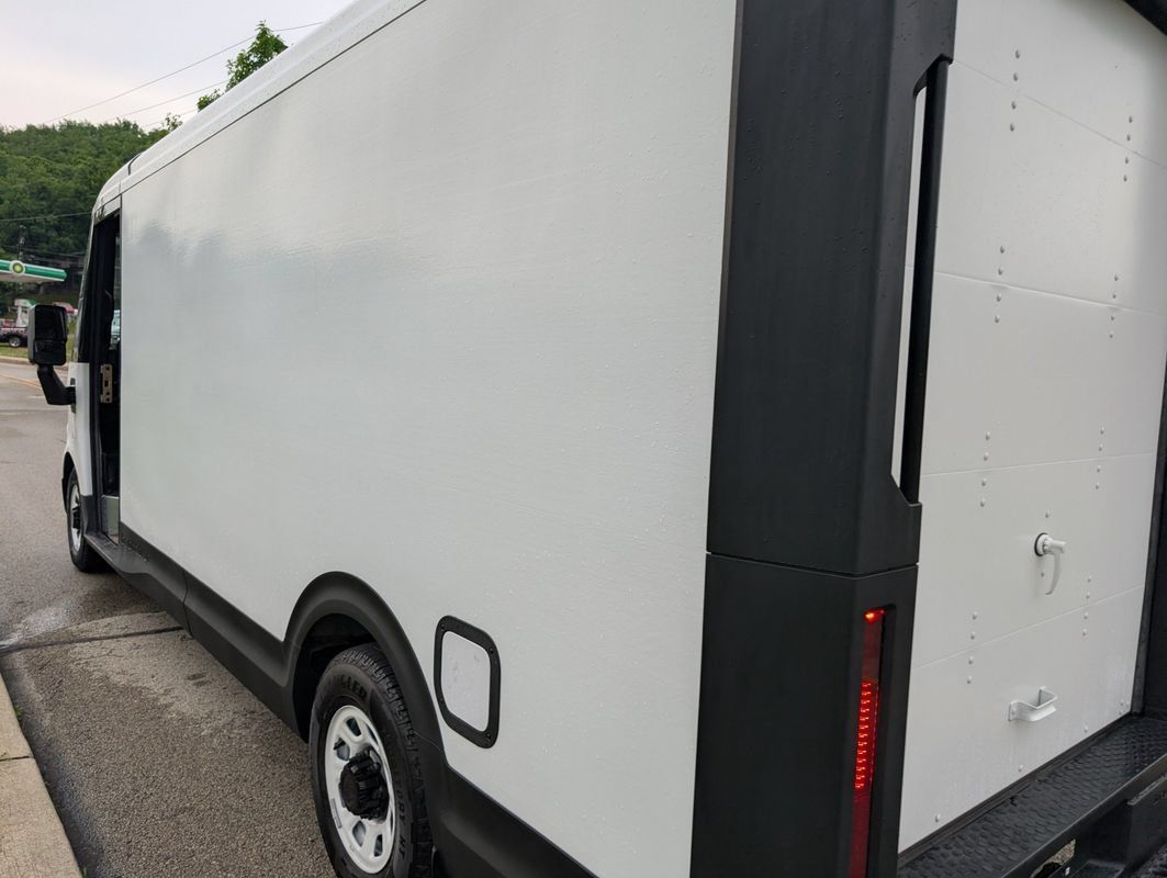 Used 2024 Chevrolet Brightdrop 600 w/ Commercial Equipment Package AWD/4WD image 37