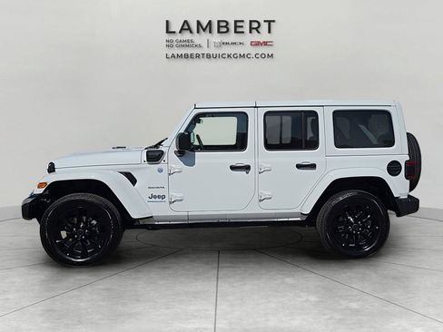Used 2024 Jeep Wrangler Unlimited Sahara AWD/4WD image 9