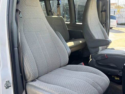 Used 2017 Chevrolet Express 3500 LT w/ LT Preferred Equipment Group image 36