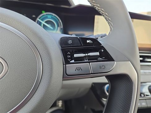 New 2025 Hyundai Elantra SEL image 20