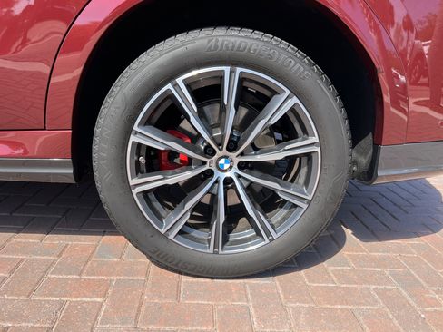 Certified 2025 BMW X6 xDrive40i w/ Executive Package image 13