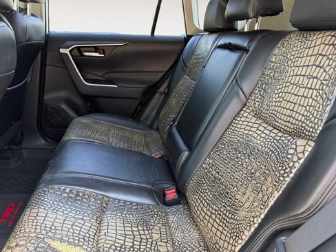 Used 2020 Toyota RAV4 XLE w/ Convenience Package AWD/4WD image 14