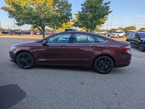 Used 2016 Ford Fusion SE FWD image 8