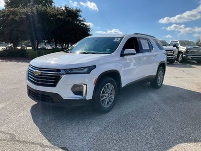 Used 2023 Chevrolet Traverse LT