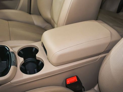 Used 2025 Porsche Macan image 41