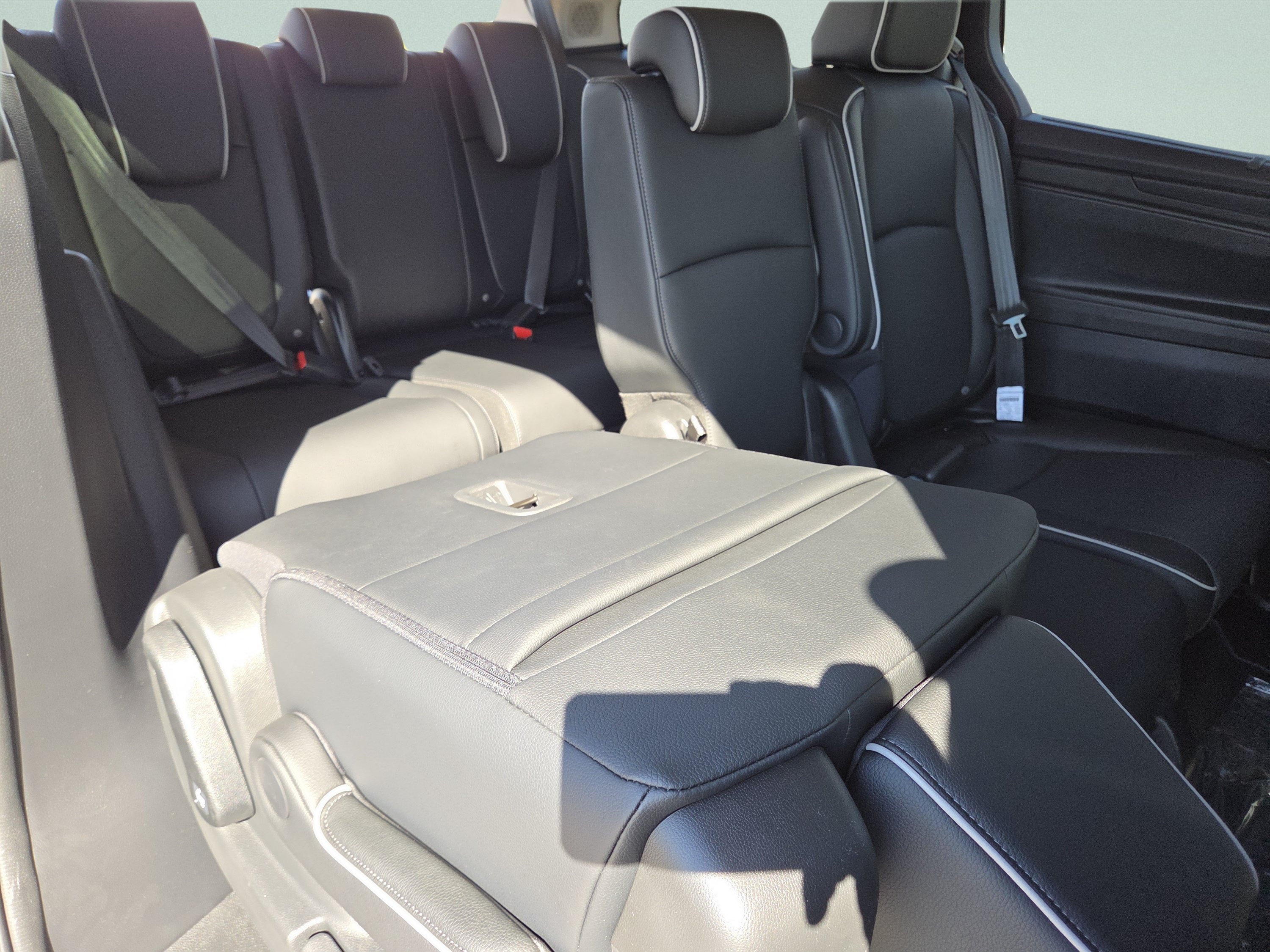 New 2027 Honda Odyssey Elite image 5